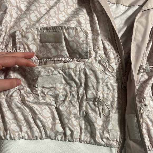 Woman’s Guess windbreaker from Macro Logomania - Picture 3 of 5